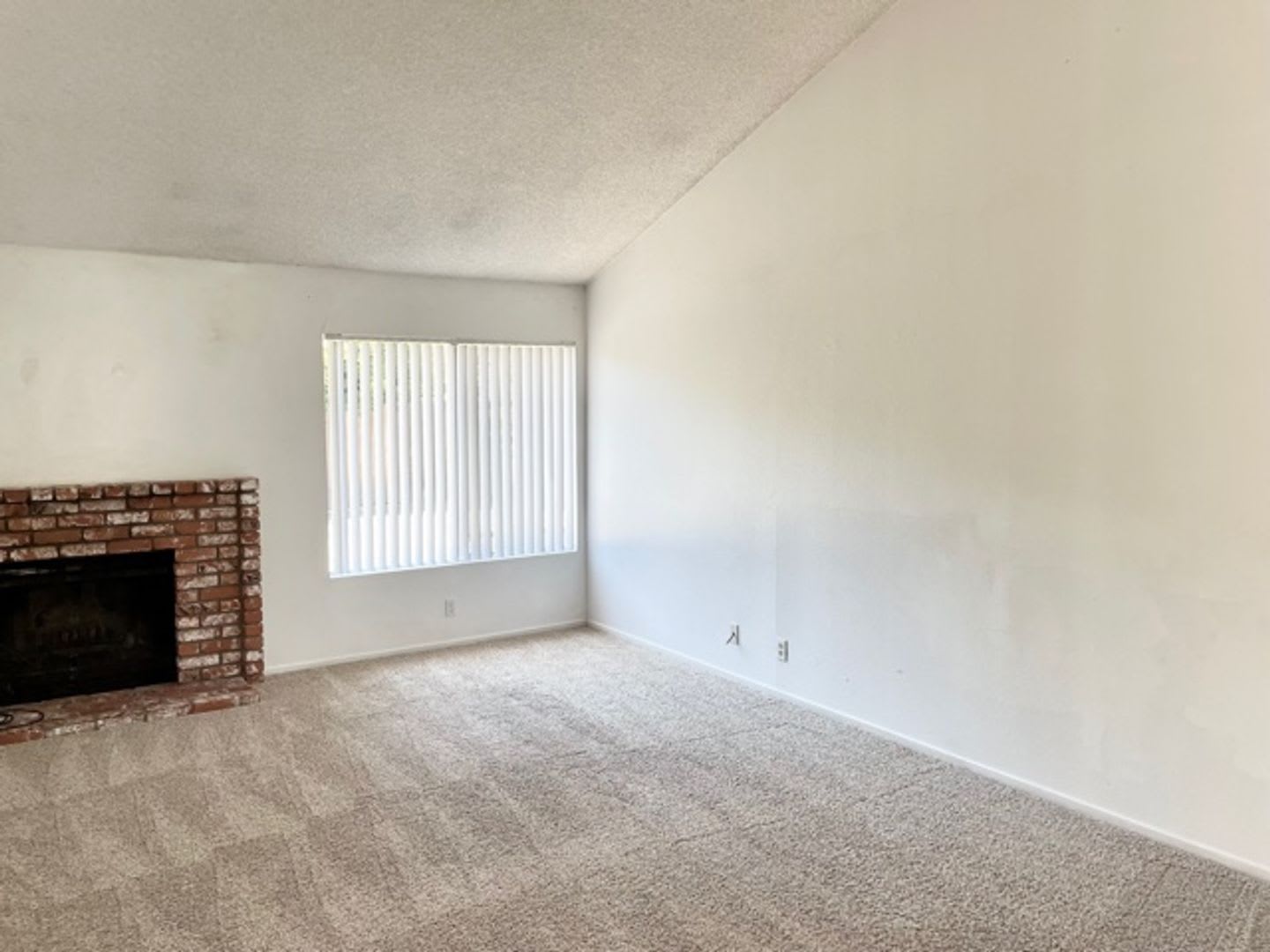 Slo 4 Bedroom 2 Bath In Laguna Lake – photo 2