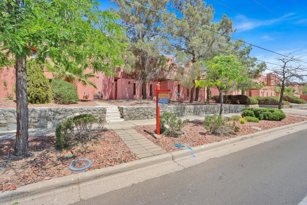 730 N Resler Drive – photo 3
