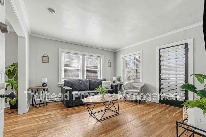 4015 Charlotte St – photo 4