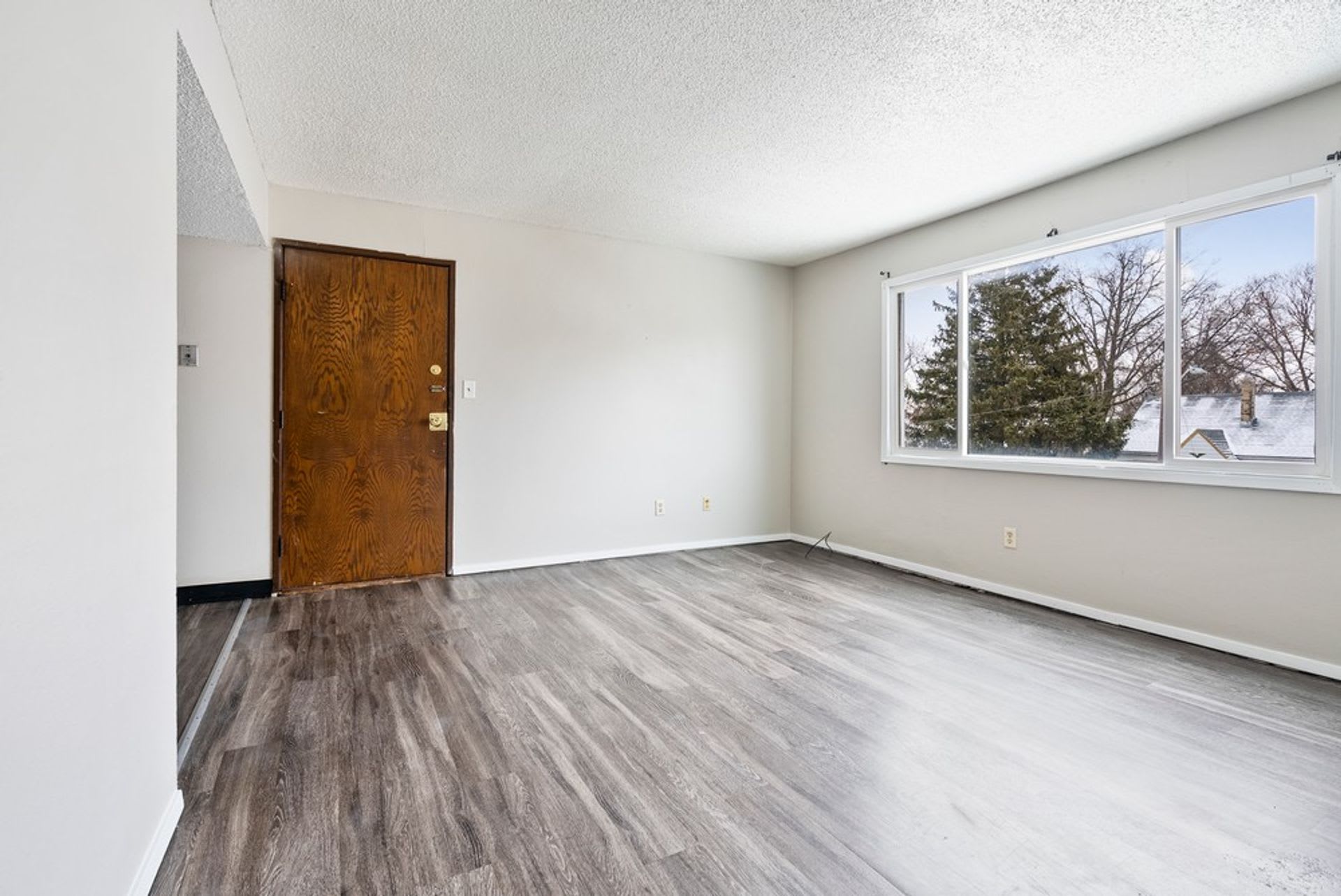 ***Receive 1 Month FREE Rent at Leavitt Park!*** – photo 2