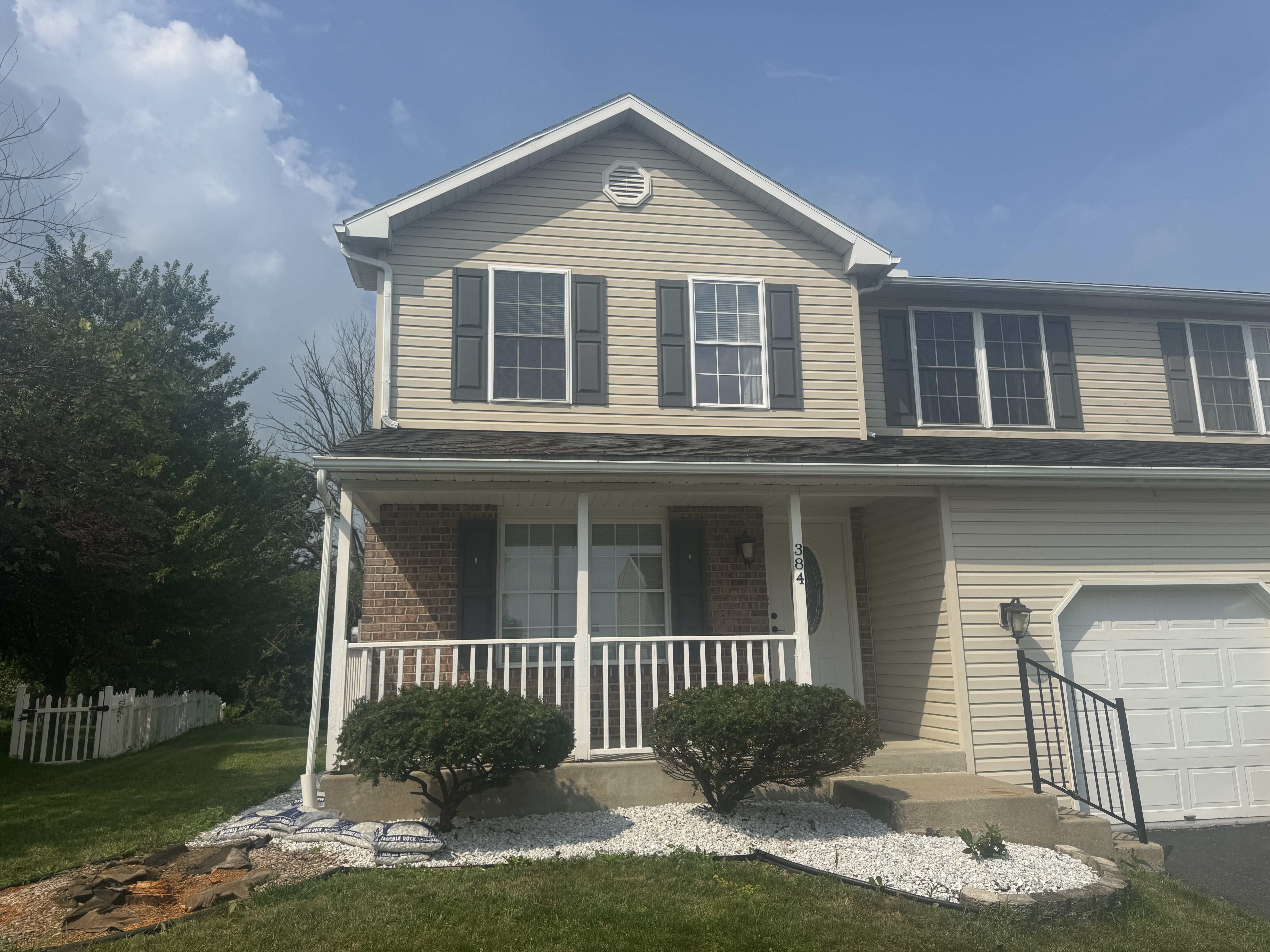 384 Oneida Dr – photo 1