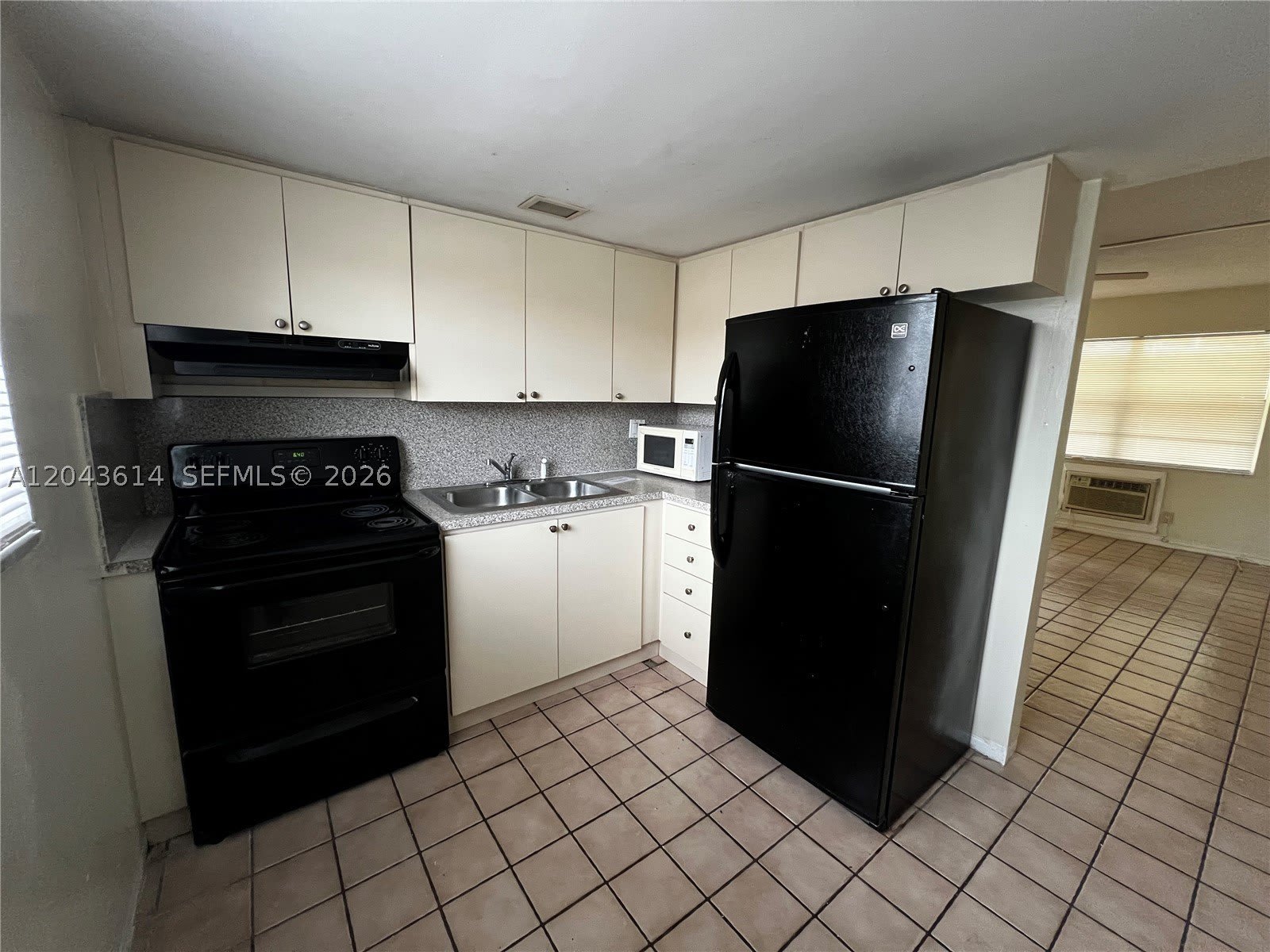 13 NE 2nd Ave – photo 2