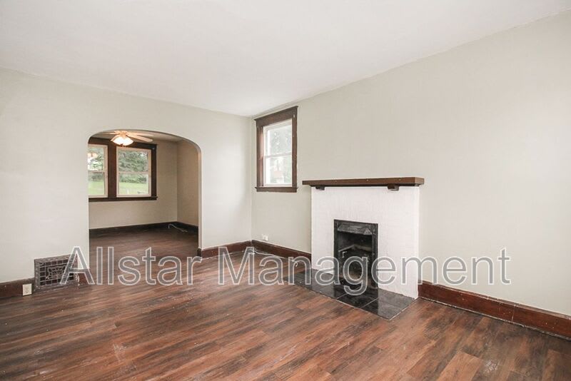 1562 Huguelet Street – photo 5