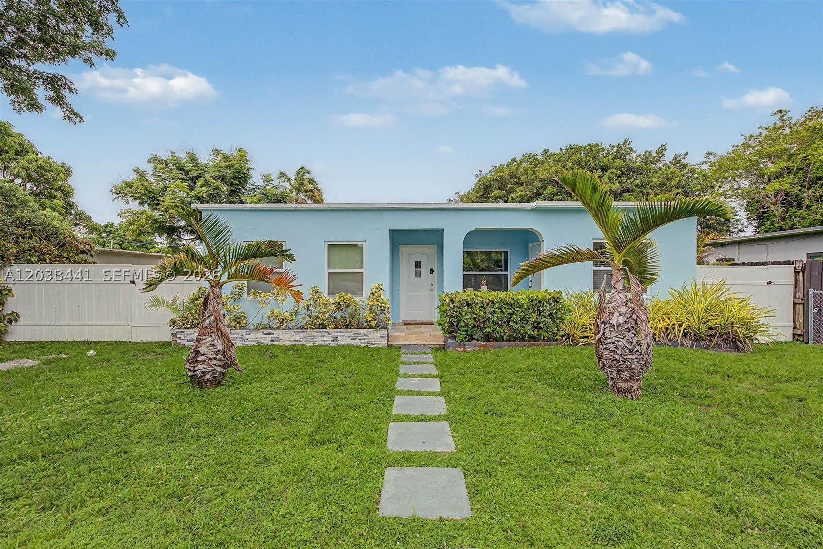 5910 SW 62nd Ter – photo 1