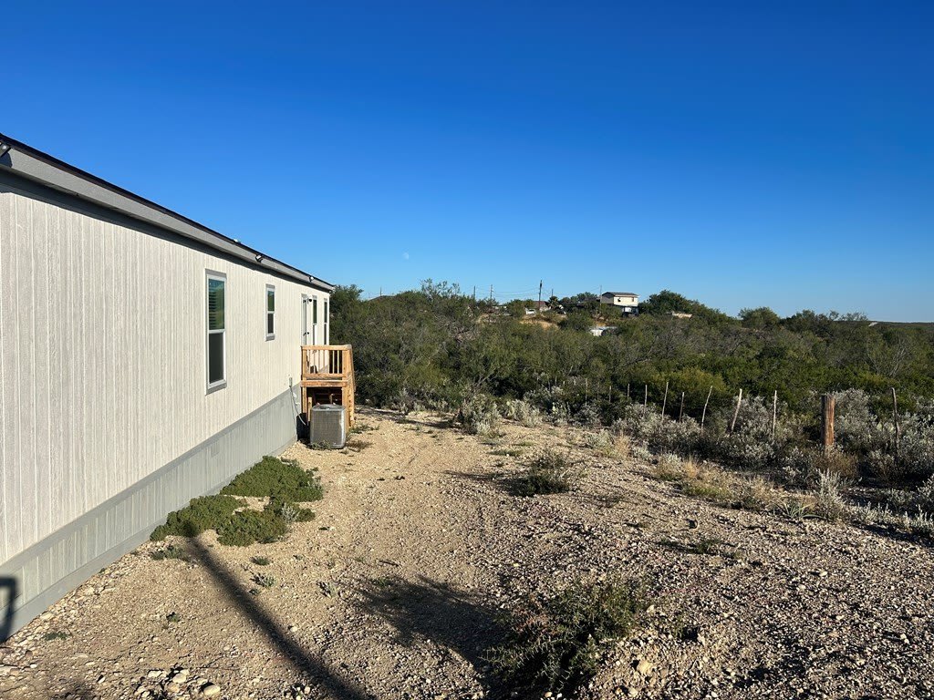 348 REMINGTON DR. – photo 4
