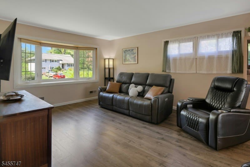 15 Maxine Dr – photo 4