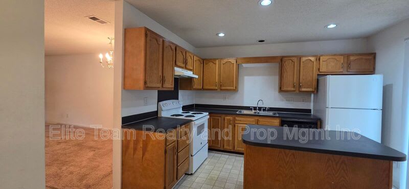 9134 Charminster Ct – photo 2