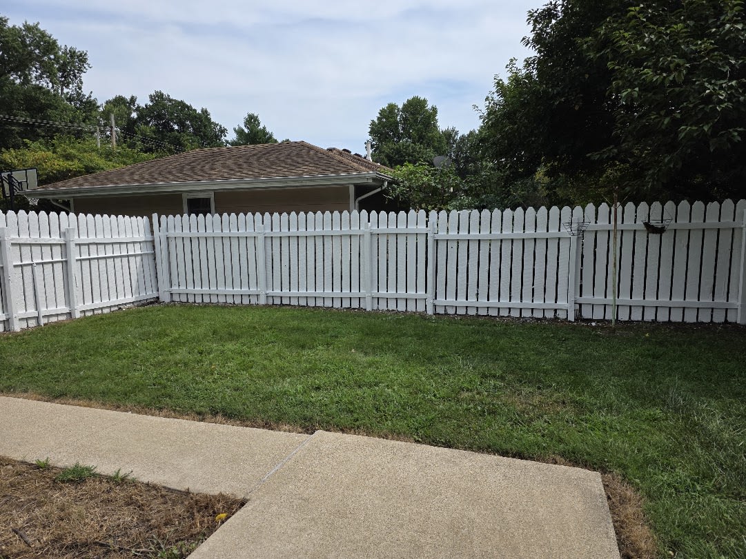 2721 Leonard – photo 3