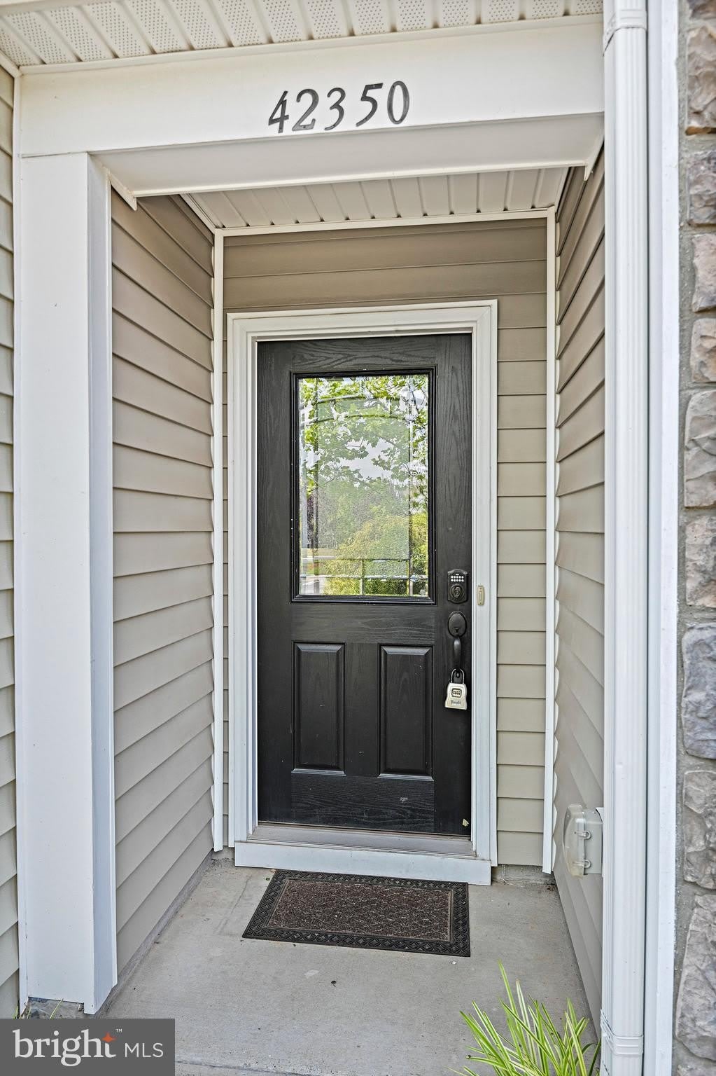 42350 BENFOLD Square – photo 4