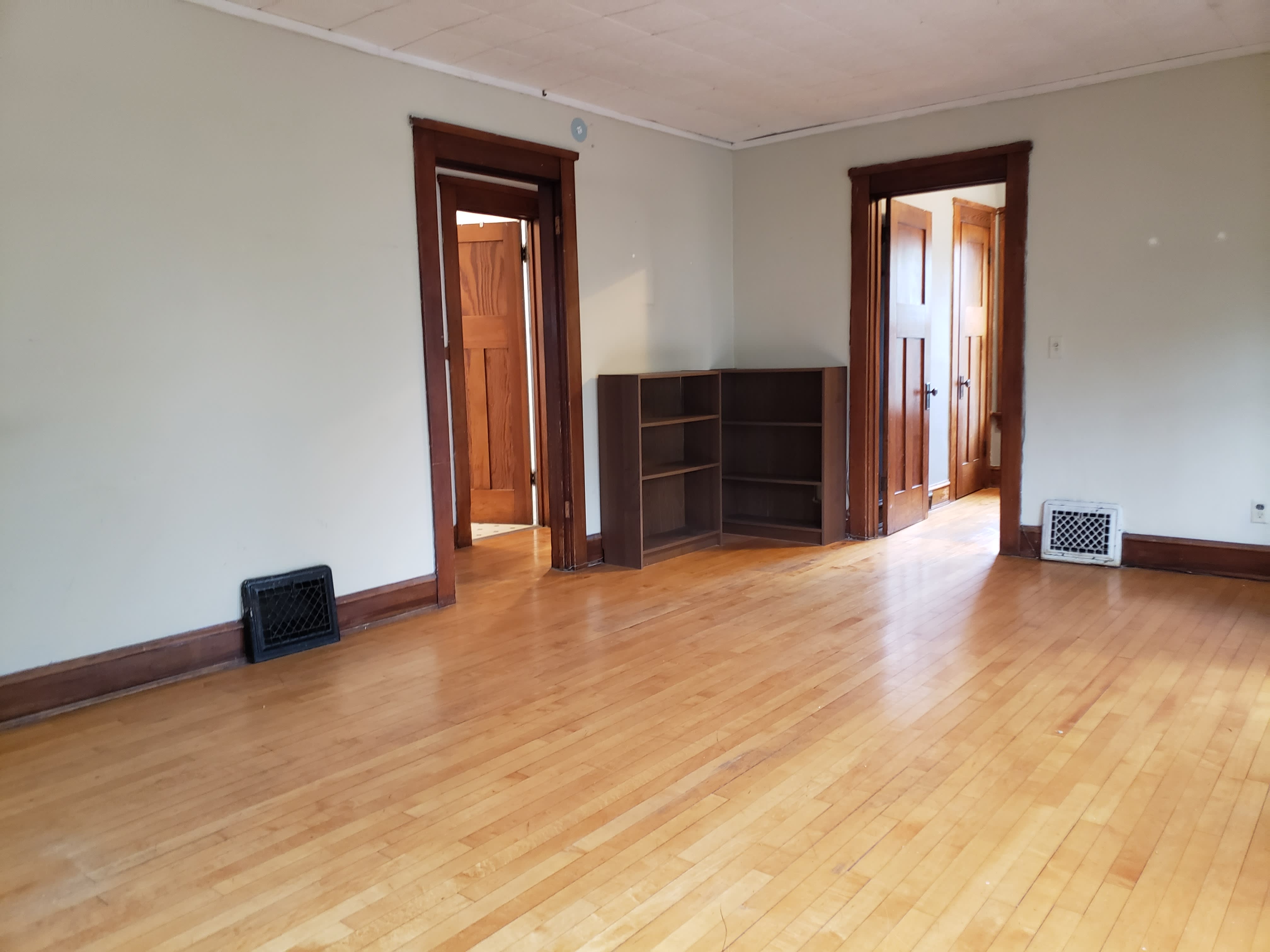 1105 E Gorham St – photo 3
