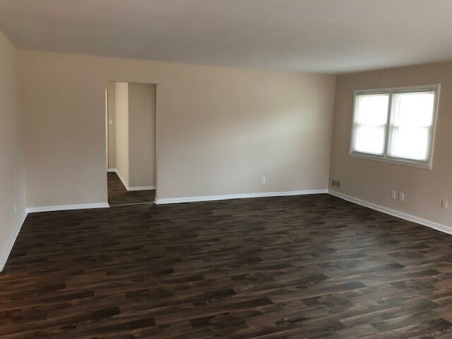 3120 West 49th Street – photo 3