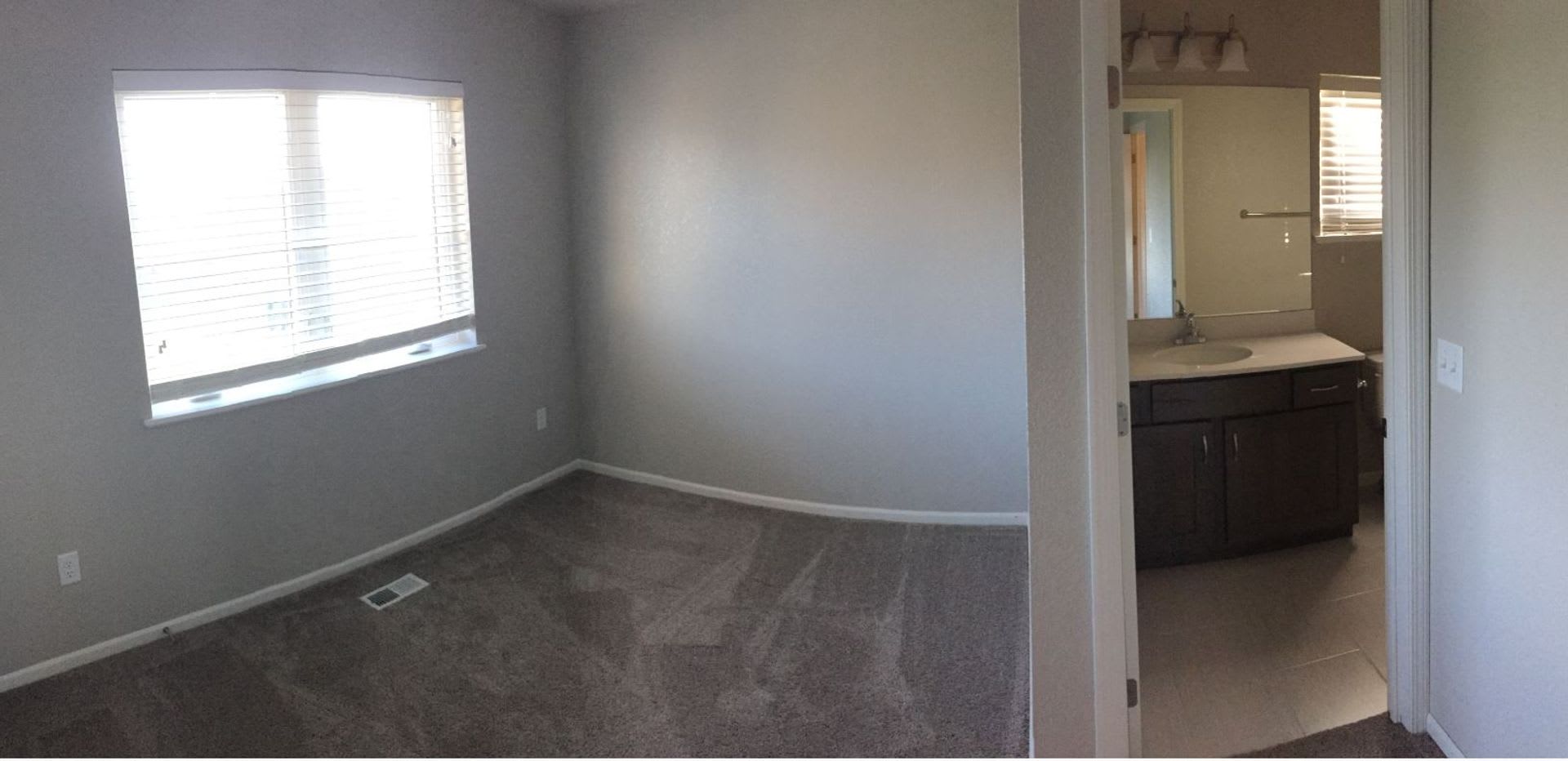 Spacious 3 bedroom, 3.5 bathroom Condo For Rent! – photo 3