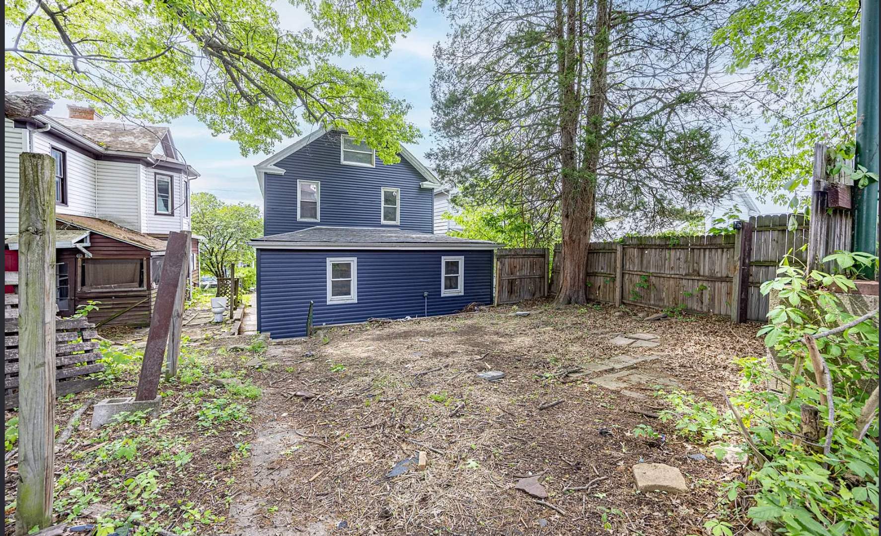 Newly Renovated 5-Bedroom Beauty! – photo 3