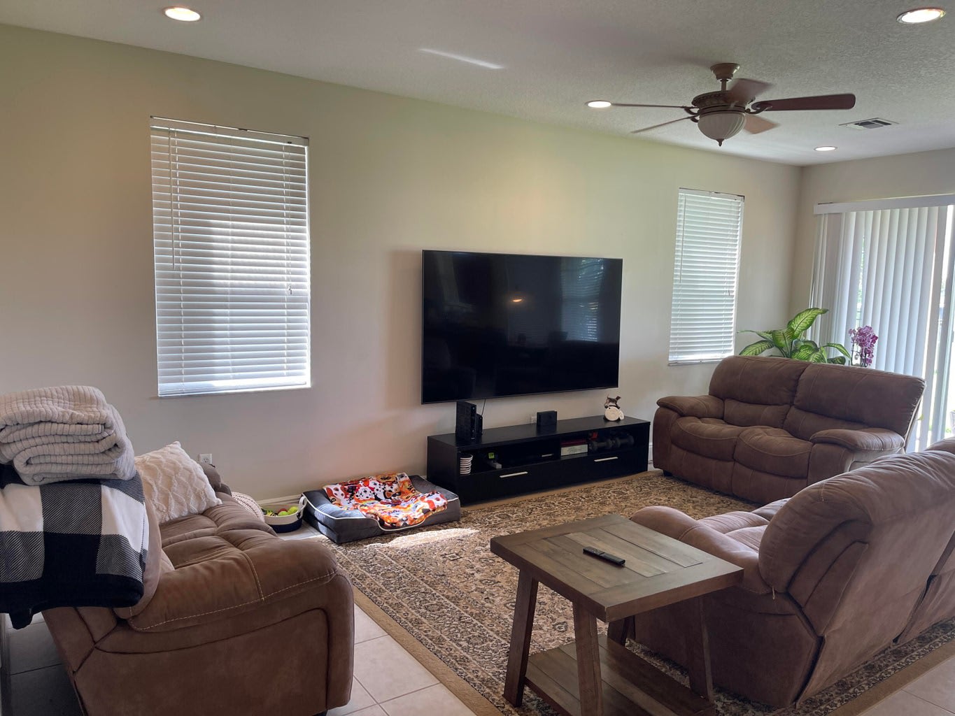9828 Stover Way – photo 5