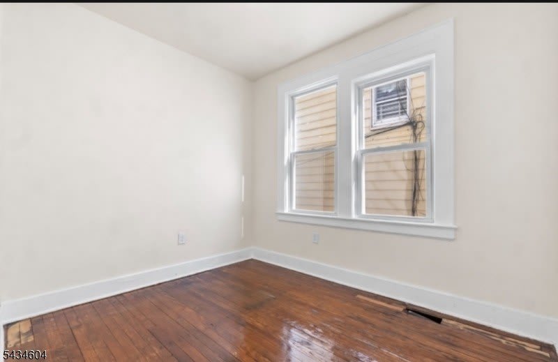24 Irving Ave – photo 5
