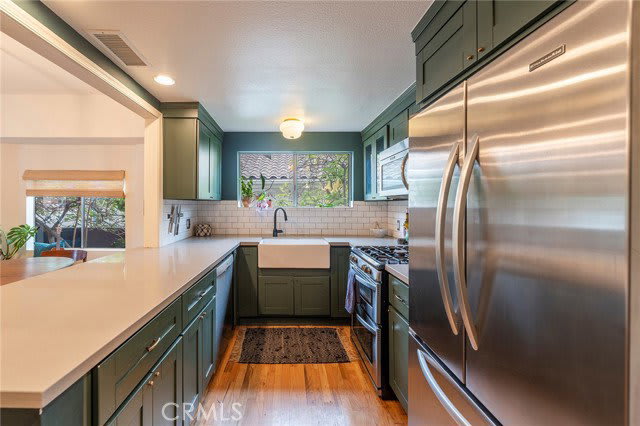 2833 Elm Street – photo 4