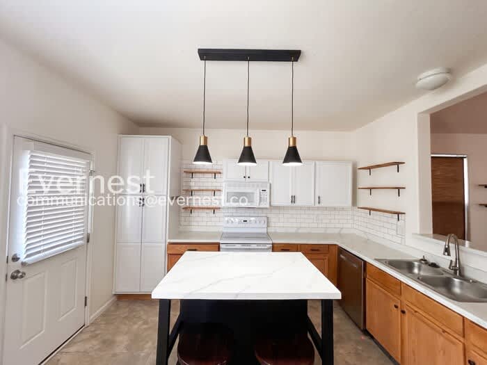 2720 Scotchbroom Point – photo 2