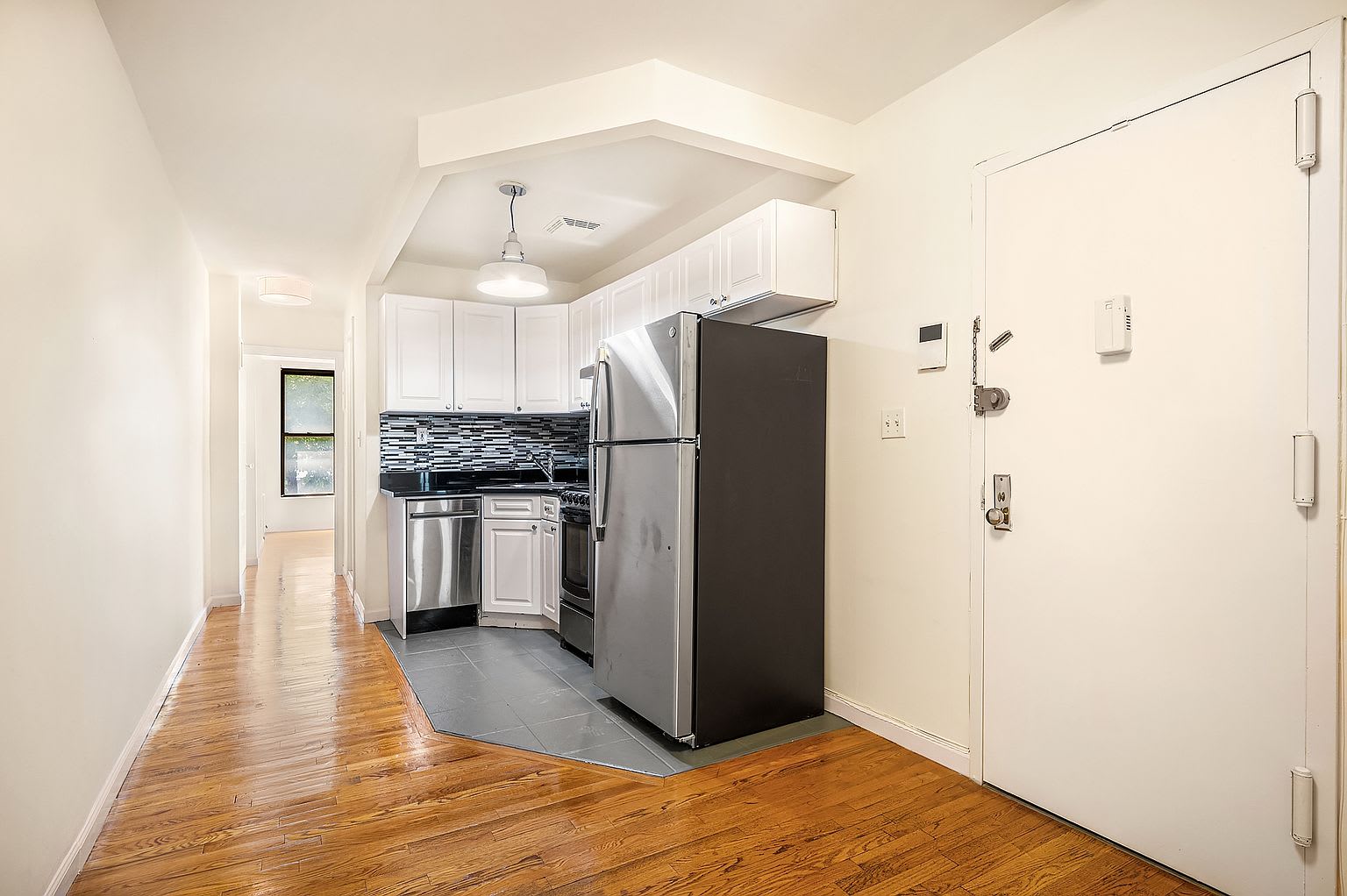 250 Elizabeth St Apt 2 – photo 3