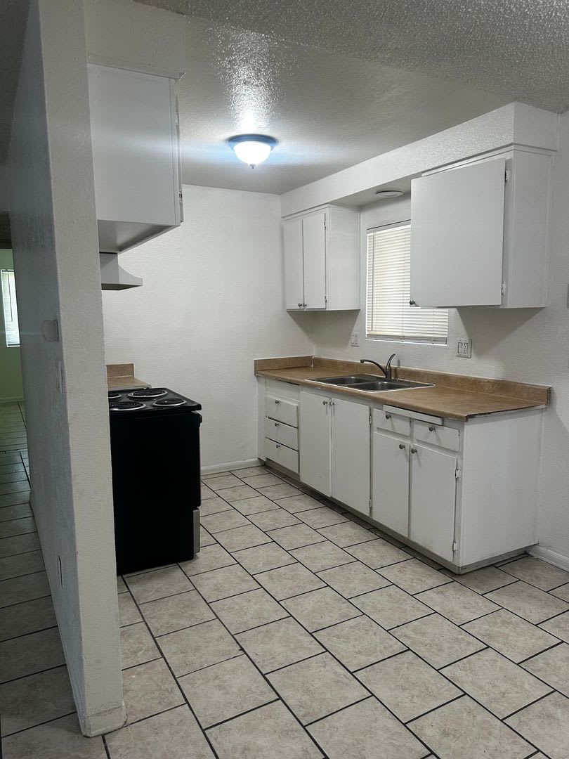 830 Astor Street – photo 5