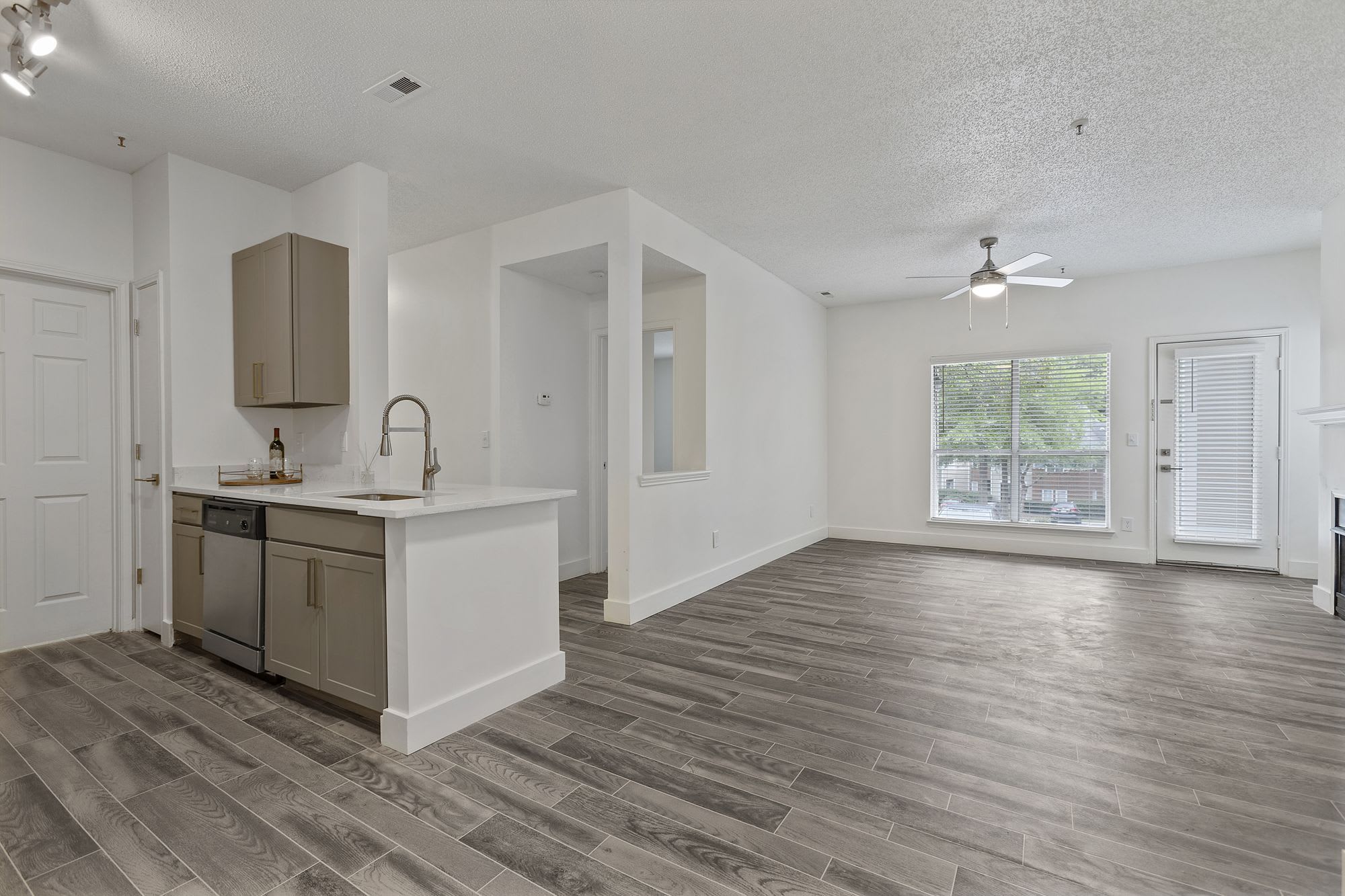 The Ashton Apartments – photo 5