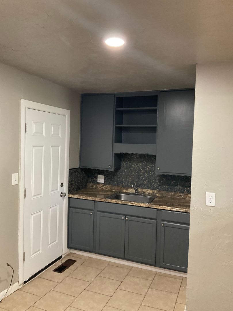 2 Bed 1 Bath Newly Remodeled Home in Del City – photo 3
