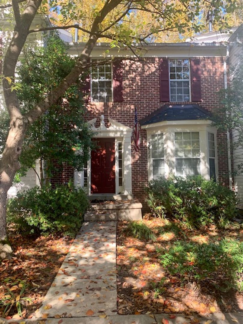 Spacious and bight 3 BR 3.5 BA beauty – photo 2