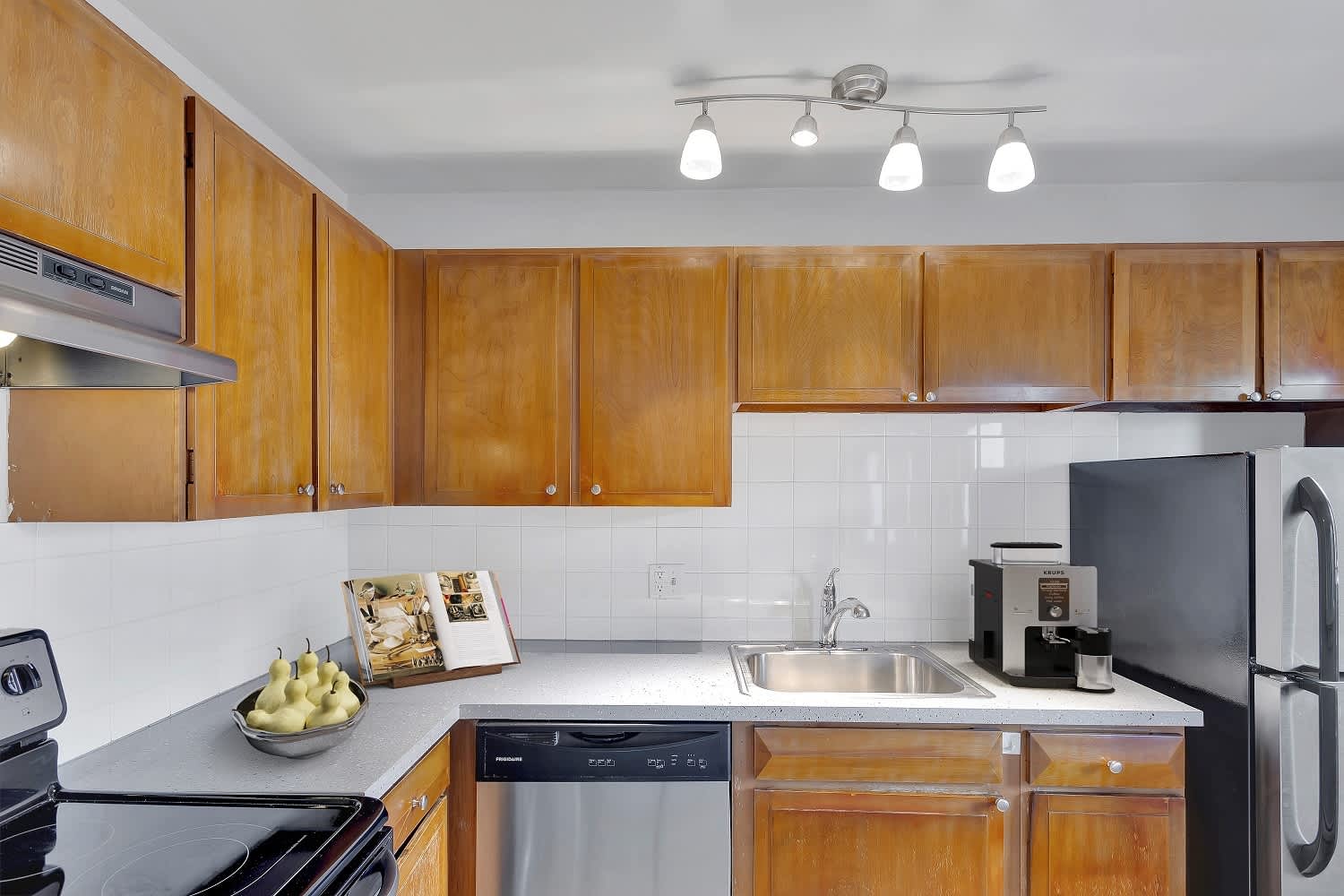 1190 Birch Apartments – photo 5