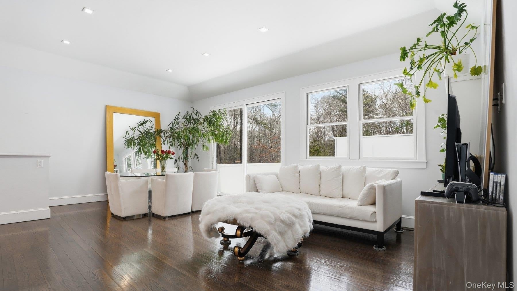 420 Maple Avenue S – photo 5