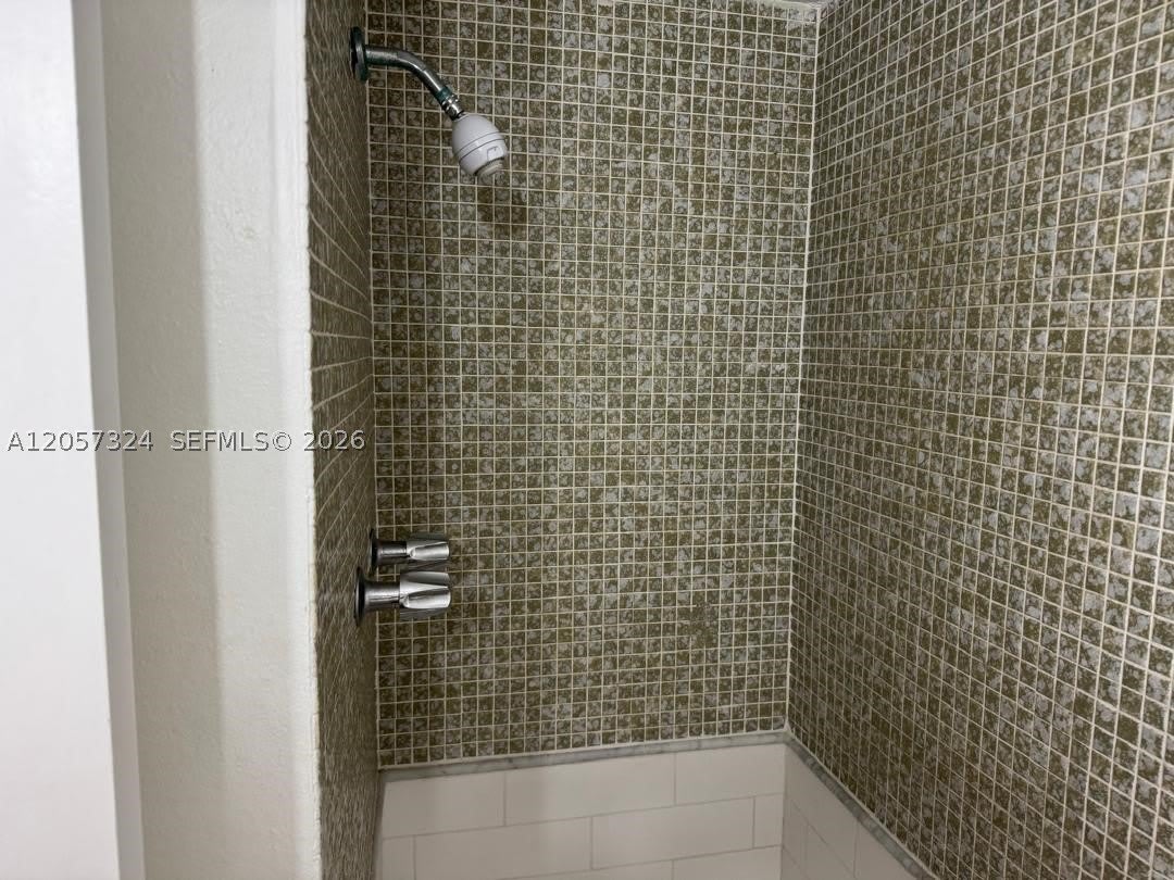 4725 NW 7th St – photo 5