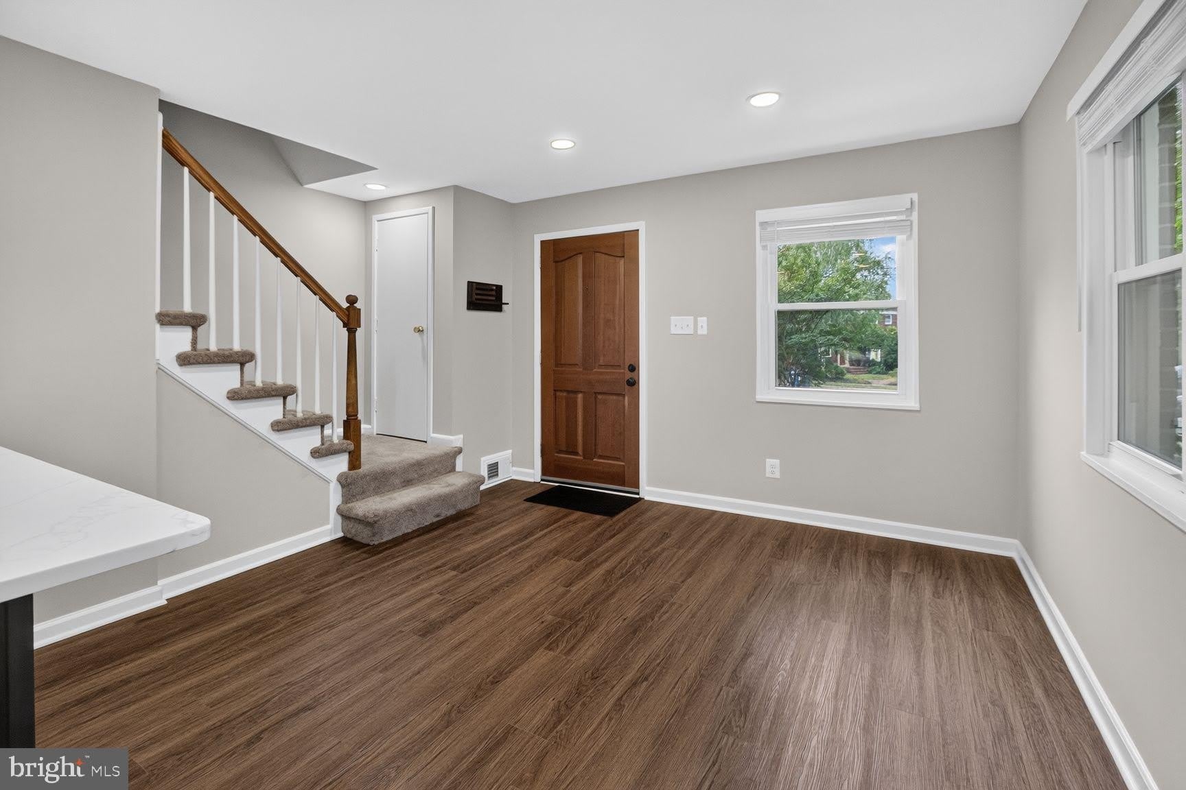 23 UNDERWOOD Place – photo 2