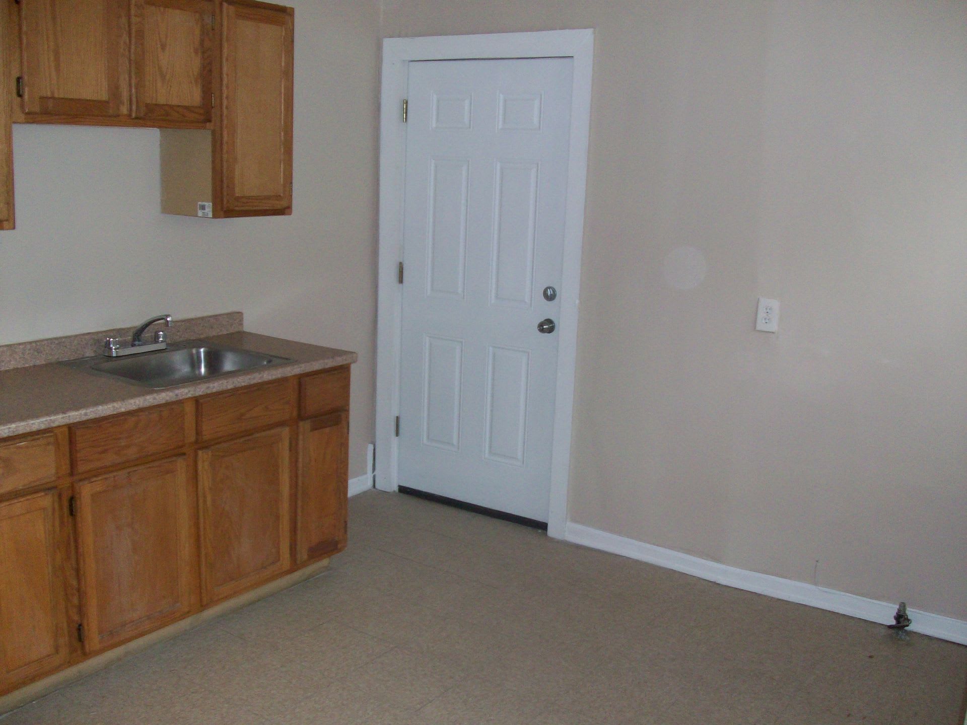 1600 West Granville Ave – photo 3