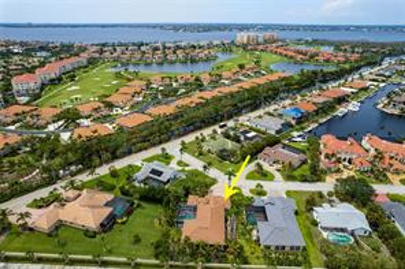 4 Bedroom 3.5 Bathroom Home in Palmetto Point – photo 2