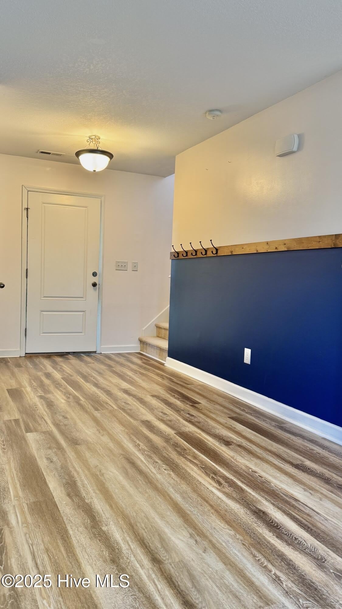140 Broadleaf Drive – photo 2