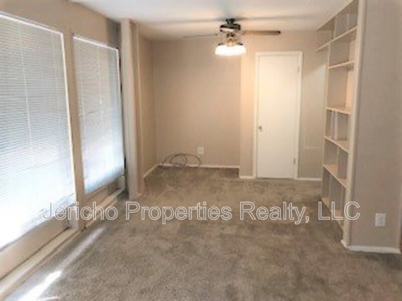 1310 S. Grape Street – photo 3