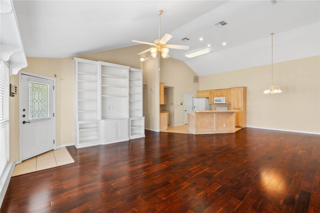 5642 Lipes Blvd Unit #13 – photo 3