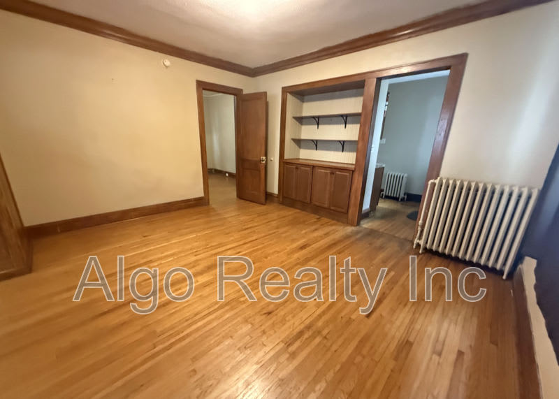2646 Dupont Avenue North – photo 4