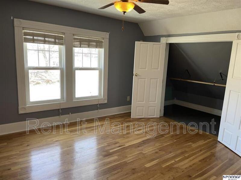 2154 S 35 Street – photo 4