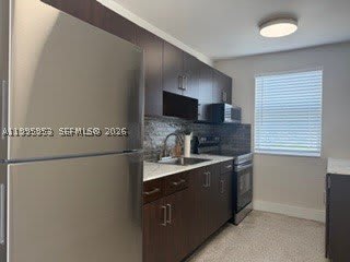 1607 NW 16th Ave – photo 2