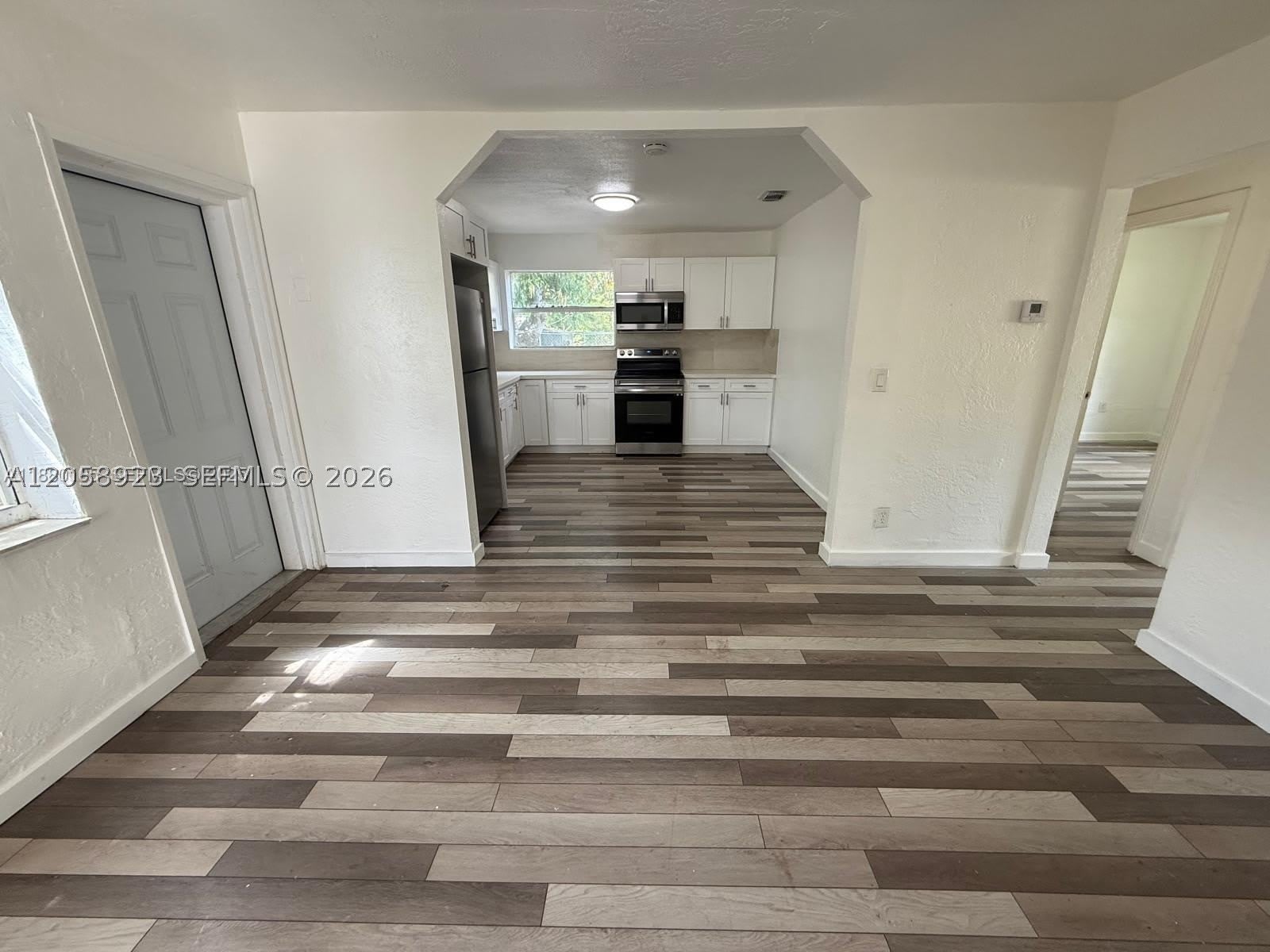 2813 Dewey St – photo 4