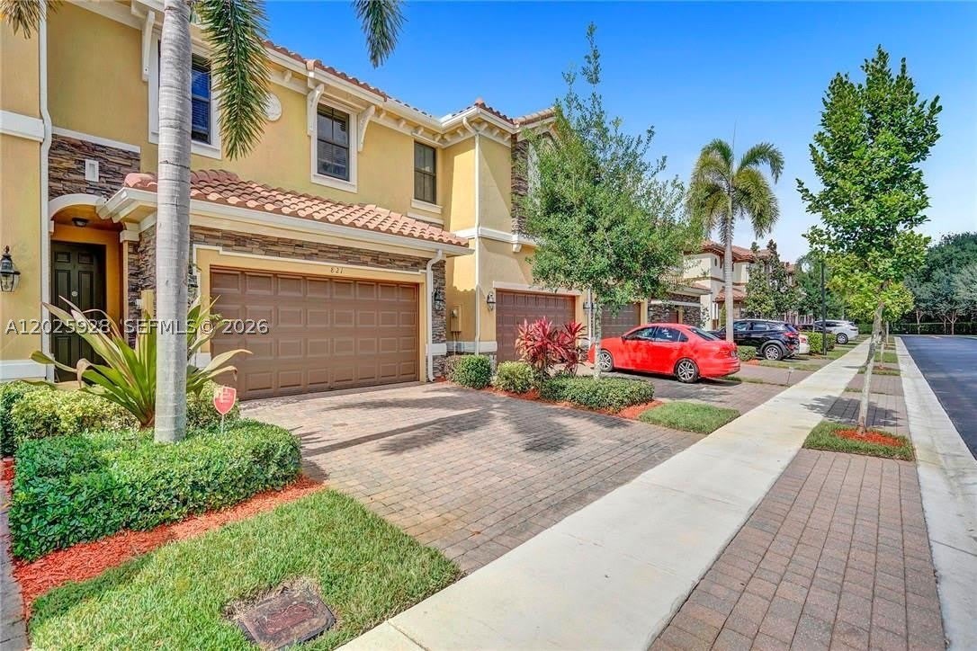 821 E Village Cir – photo 2
