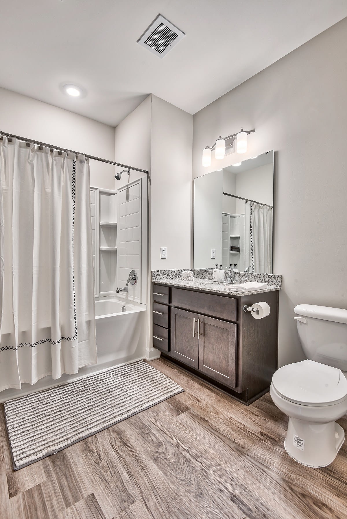 Pines at Glen Laurel Luxury Apartments – photo 1