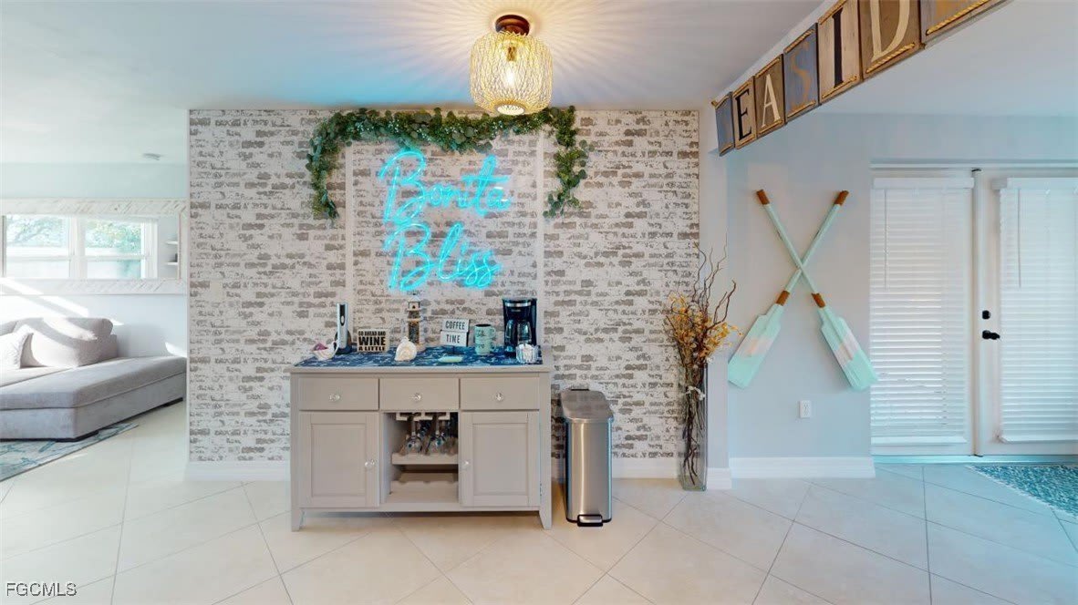 560 E Valley Drive – photo 5