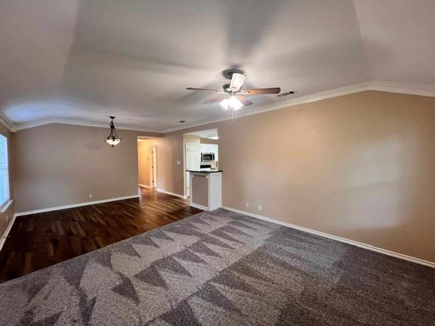 Beautiful 3 Bedroom Treed Lot Round Rock Schools Remodeled Refrigerator – photo 3