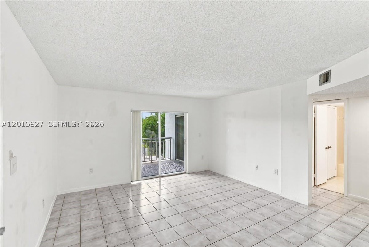 8660 SW 212th St – photo 4