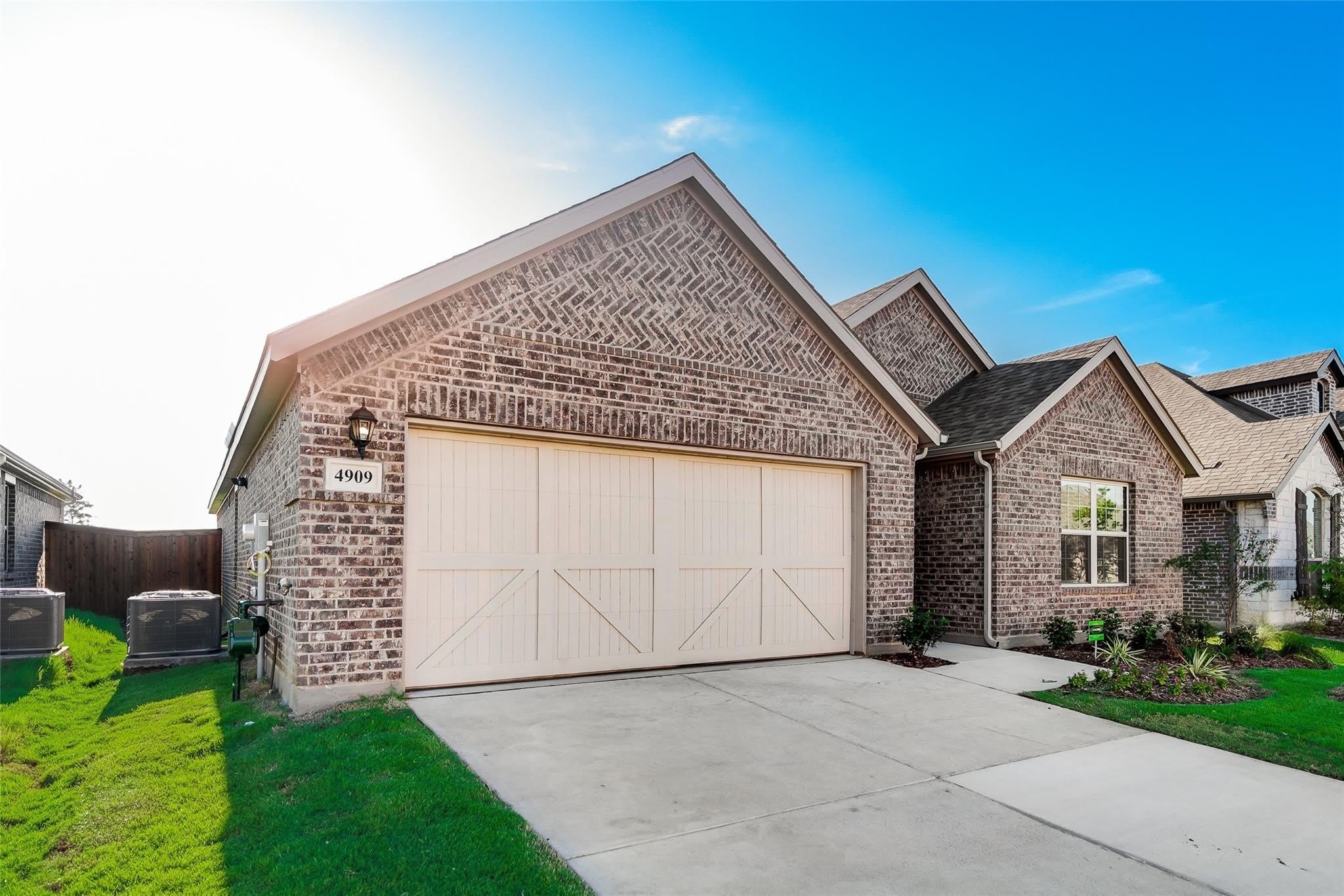 4909 Cleves Avenue – photo 2