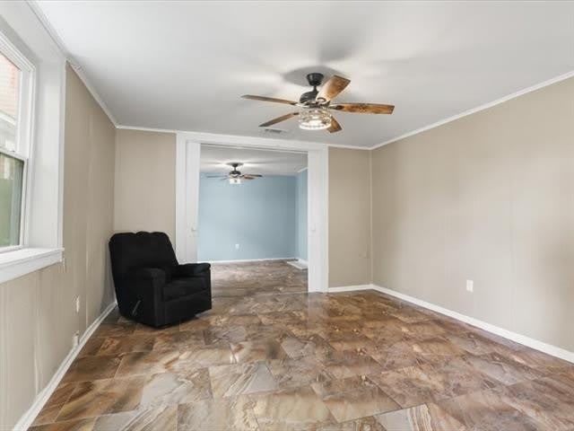 504 DIANA Street – photo 3