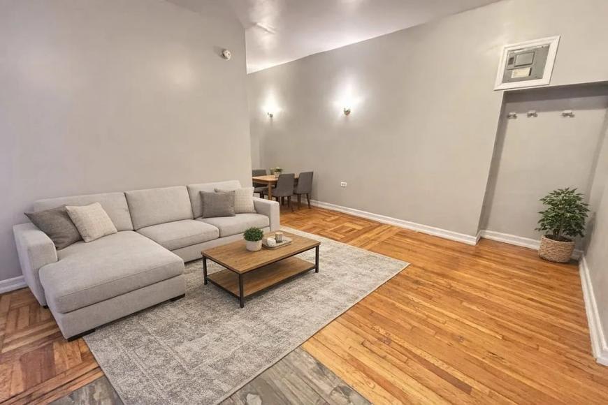 4364 Byron Avenue – photo 1