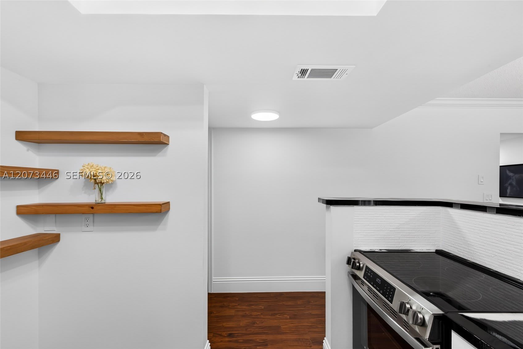 899 SE 2nd Ave – photo 4