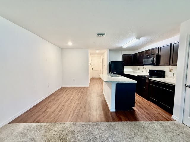 707 West Chelsea Street – photo 2