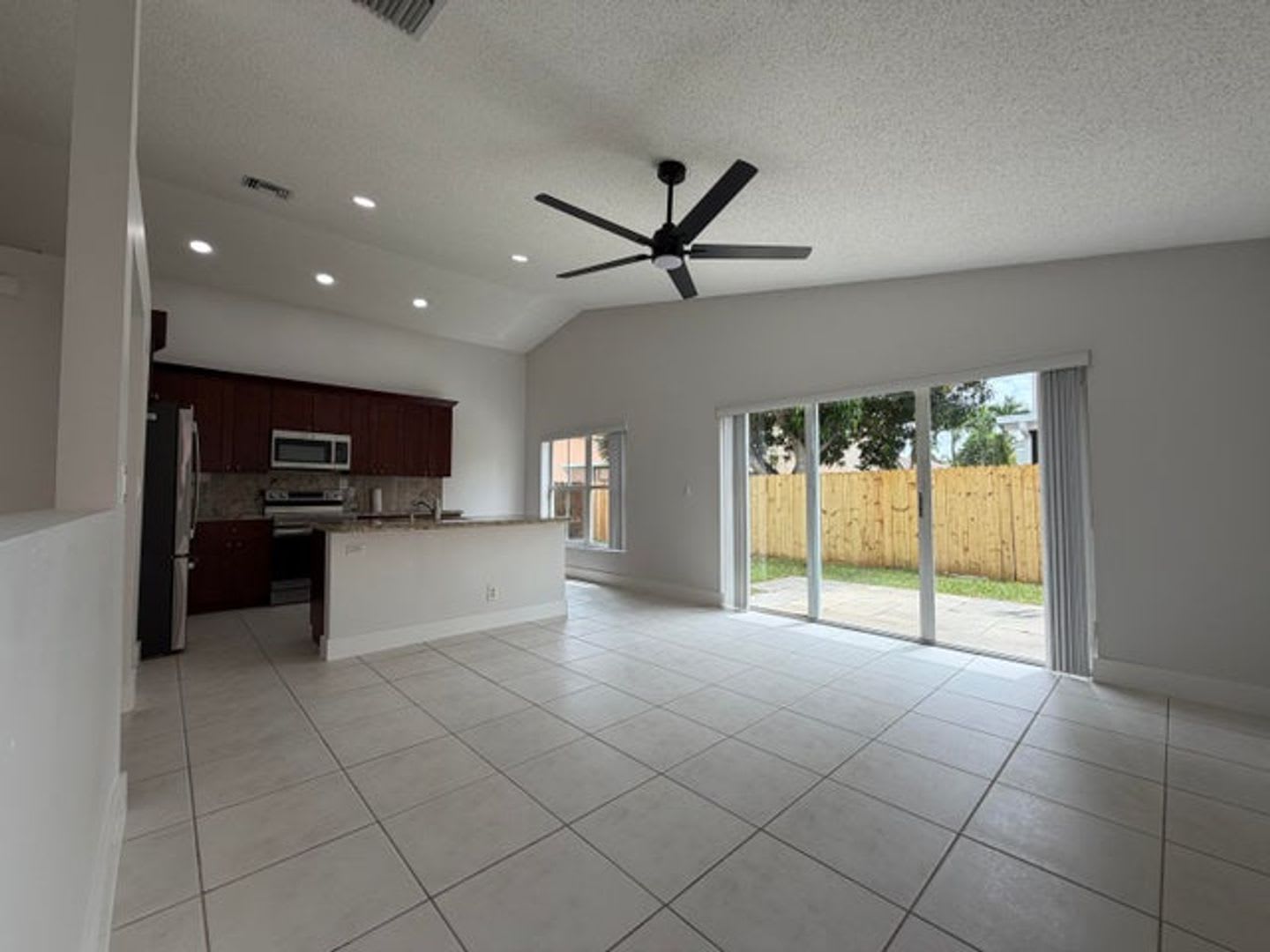 3386 Treasure Lane Margate Fl 33063 8333 – photo 2
